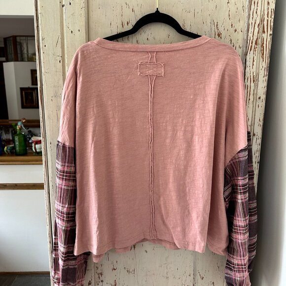 BOUTIQUE BRAND PATCHWORK FLORAL TOP - Picture 11 of 11